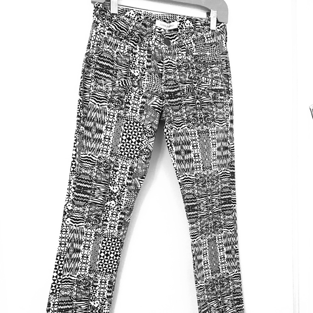 Pierre Balmain jeans with black & white motif. NWT